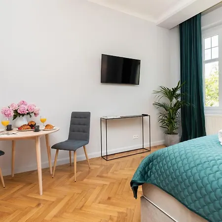 Rivoli By Renters Apartament